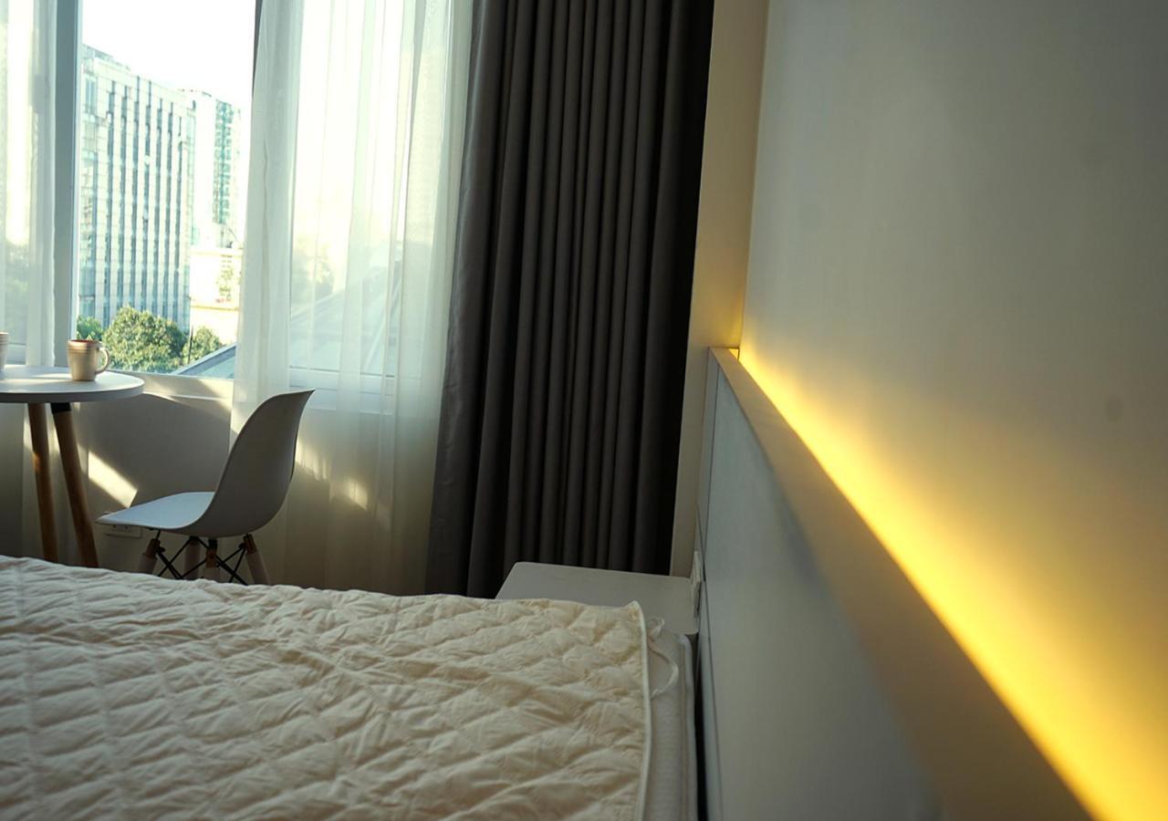 Lyn House - Service Apartment Hoang Quoc Viet Hanoi Exterior photo