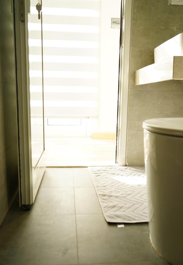 Lyn House - Service Apartment Hoang Quoc Viet Hanoi Exterior photo