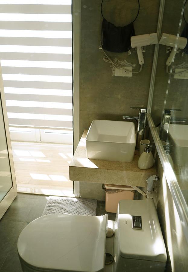 Lyn House - Service Apartment Hoang Quoc Viet Hanoi Exterior photo